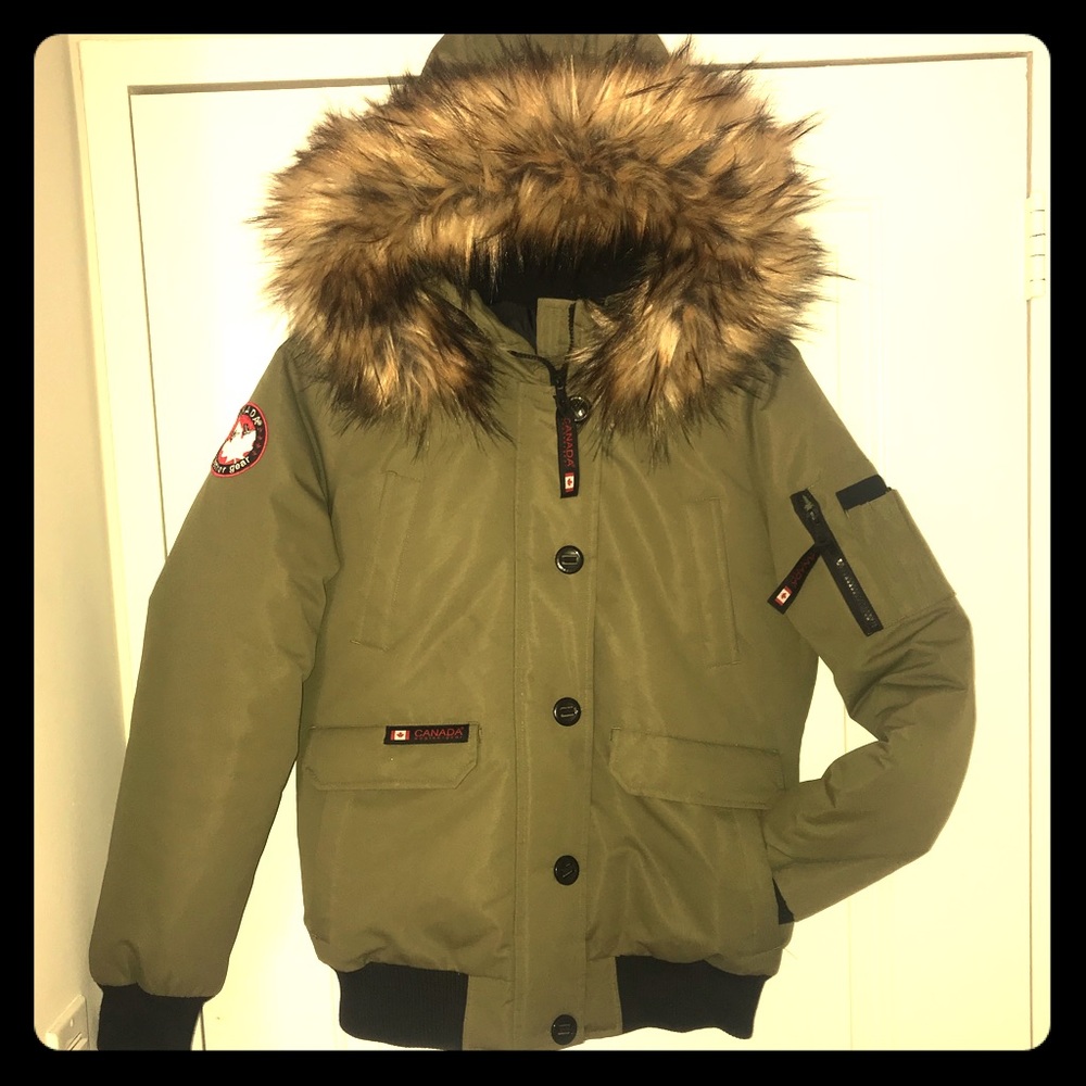 Canada Weather Gear Short Down Puffer Jacket